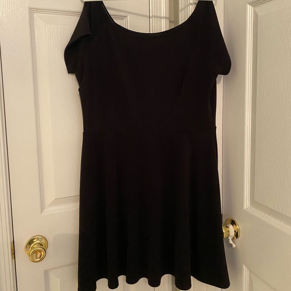 Black dress - Picture 1 of 1